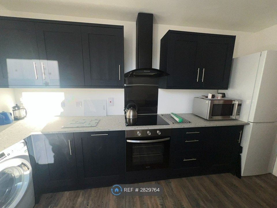 Property photo 2 of 13 Kitchen (2)