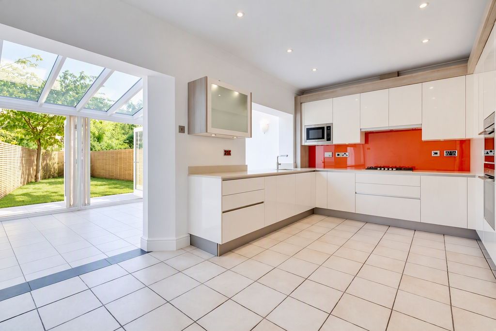 Property photo 3 of 13 Kitchen