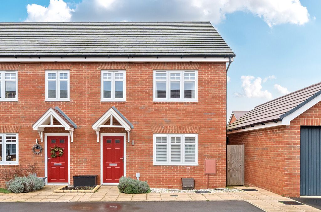 Property photo 1 of 13 1403891-16-698Dea...