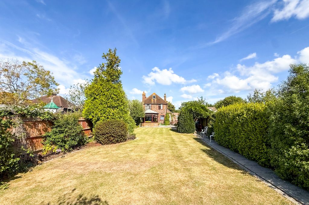 Property photo 2 of 36