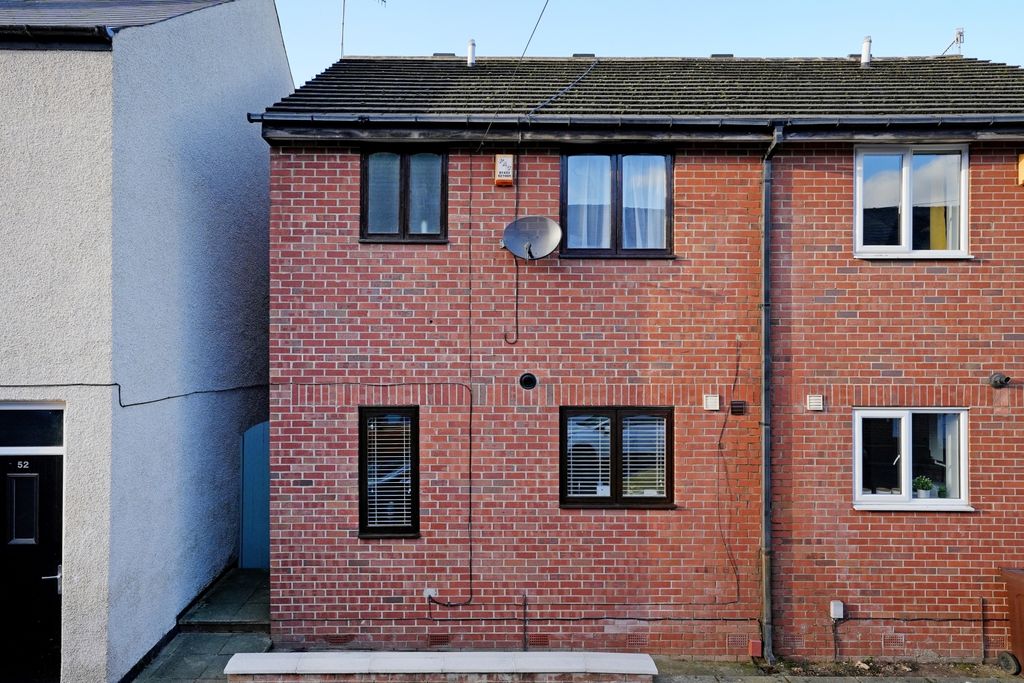 Property photo 1 of 17 Front External