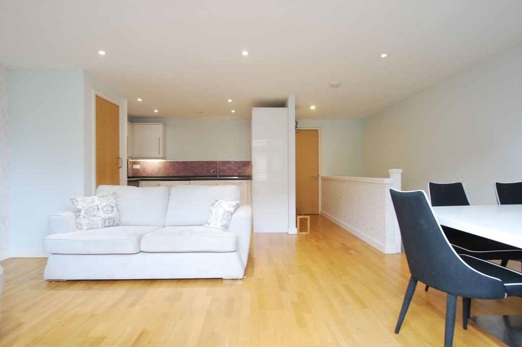 Property photo 3 of 9 61093E33-6d87-43B2-85Ed-60638c80E8F7