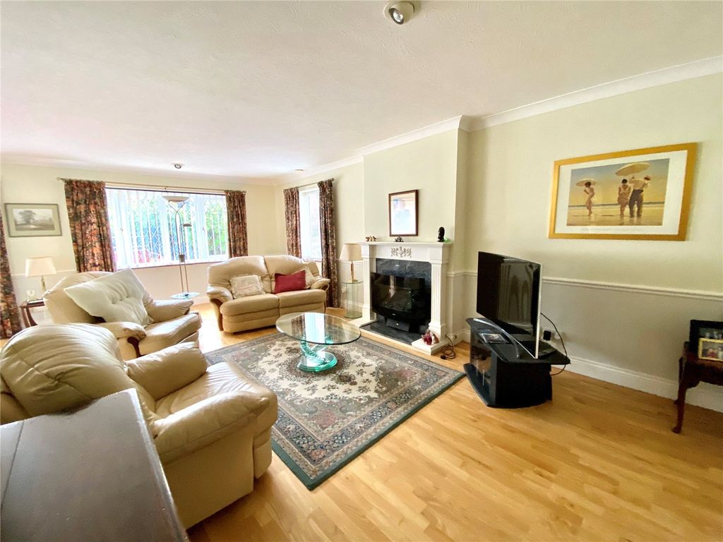 Property photo 2 of 23 Picture No. 18