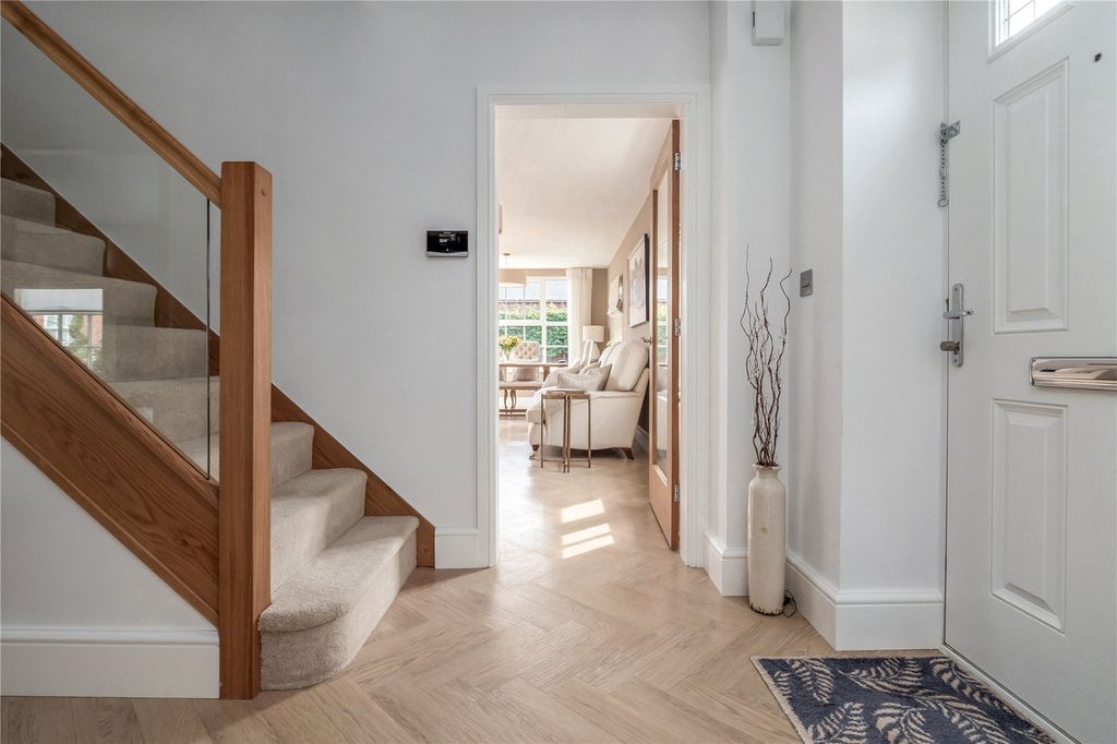 Property photo 3 of 27 Hallway