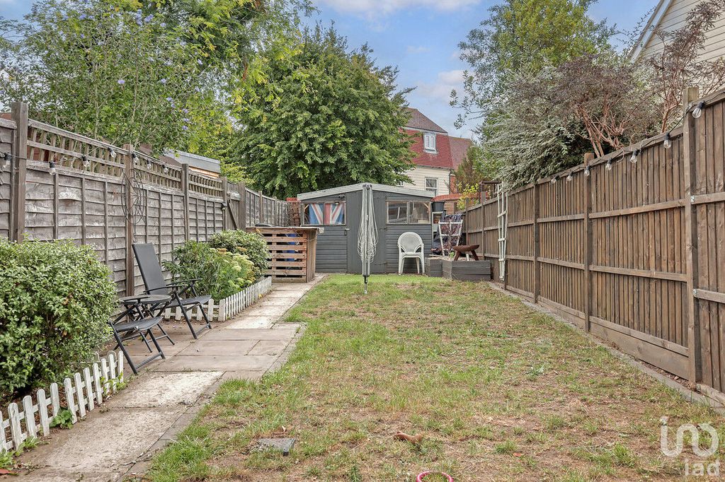 Property photo 2 of 26