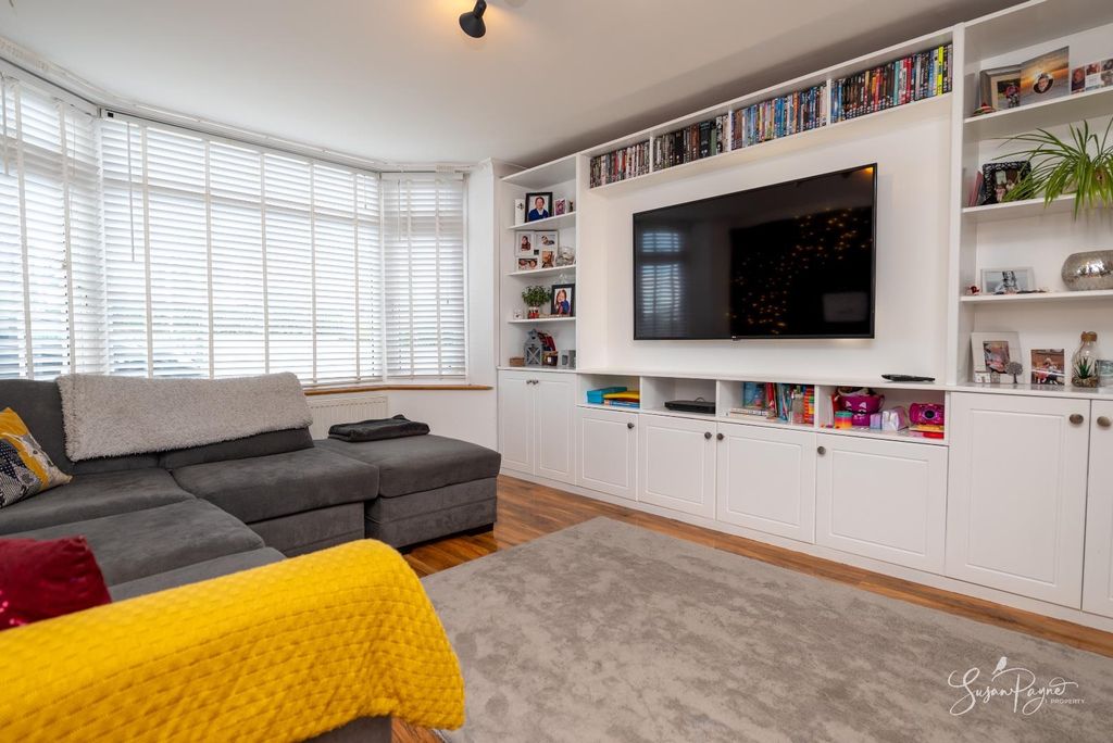 Property photo 3 of 20 Open-Plan Living Area