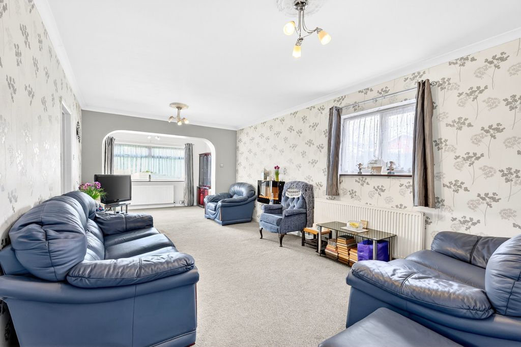 Property photo 2 of 23