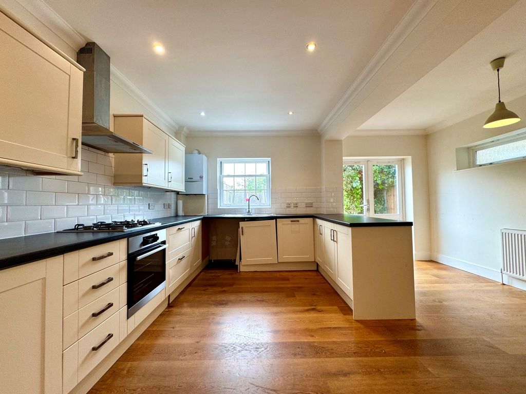 Property photo 3 of 10 Gallery