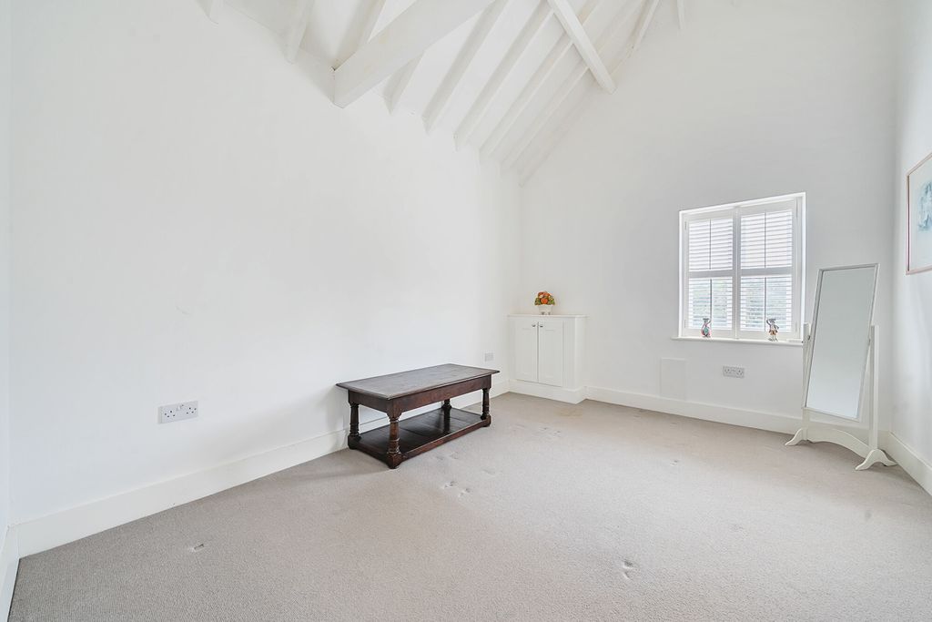 Property photo 2 of 44 1329757-1-6894De5...