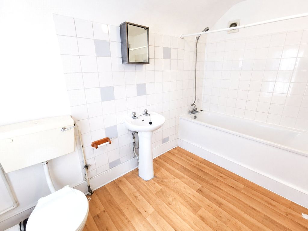 Property photo 3 of 6 Picture No. 23