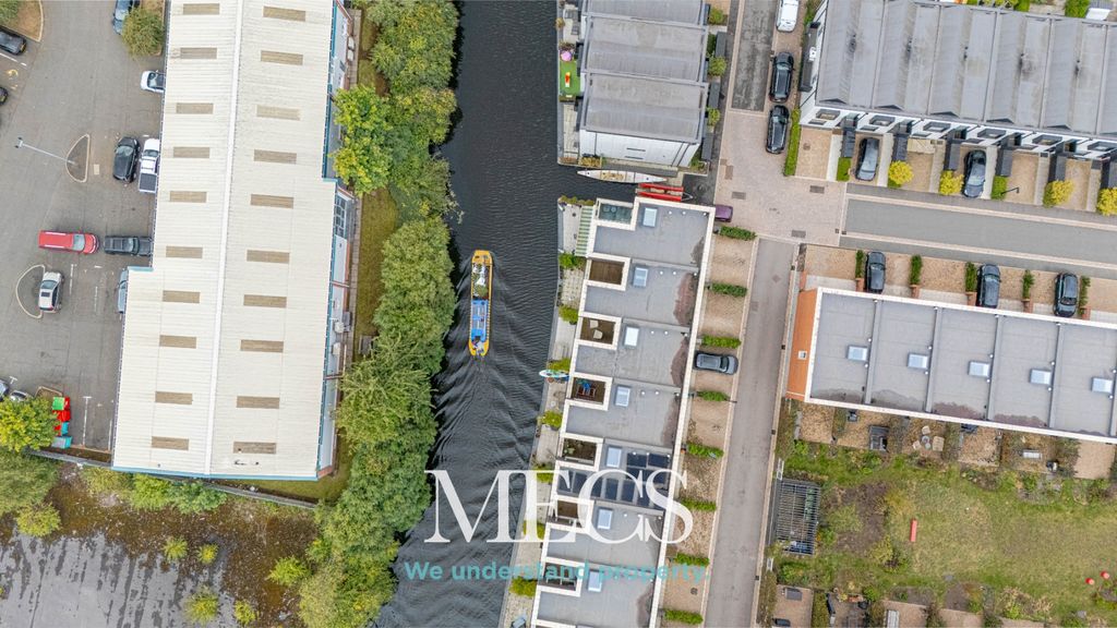 Property photo 2 of 16 5263072