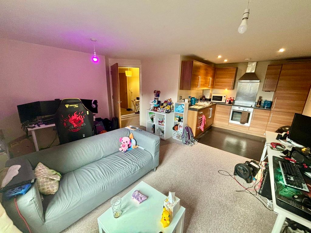 Property photo 2 of 12 Image