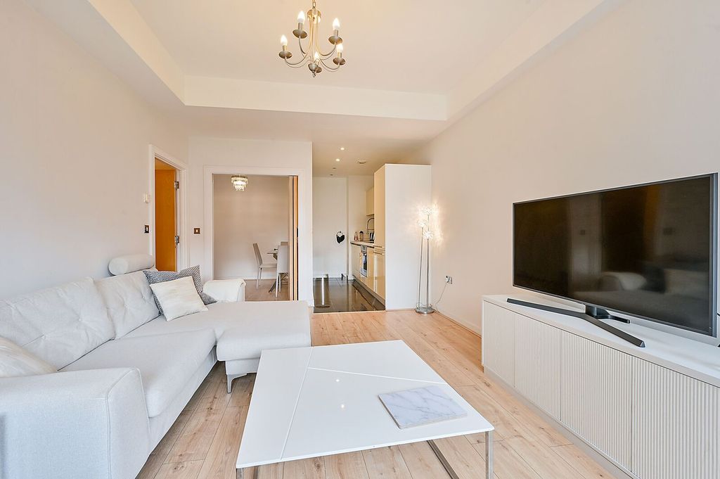 Property photo 3 of 10