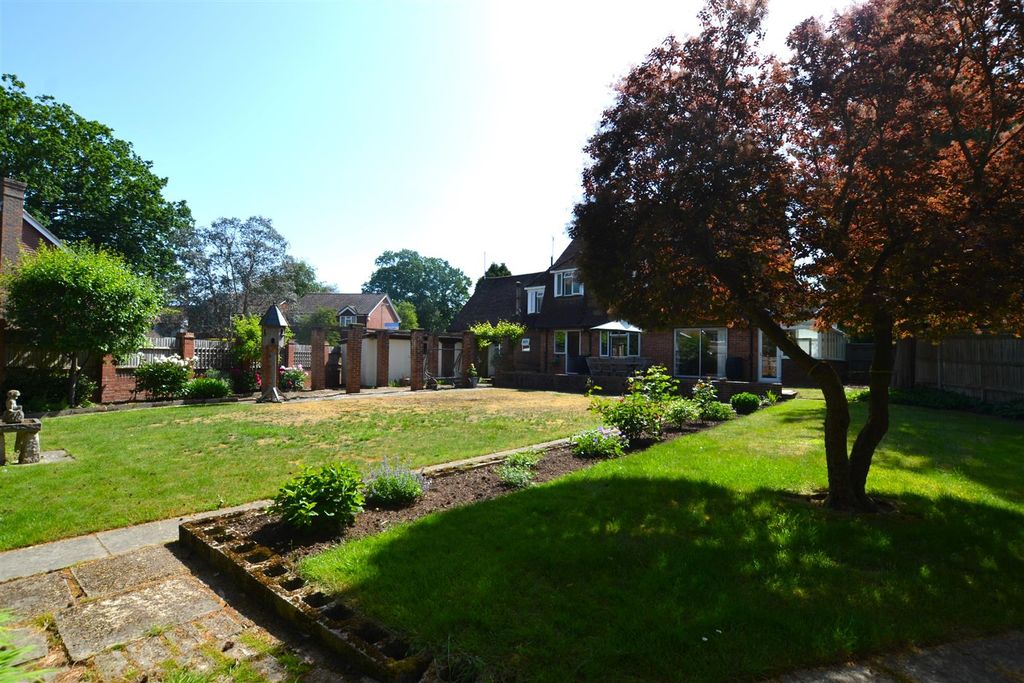 Additional image 28 of 4 bed detached house for saleFoxwood, Ancells Farm, Fleet GU51