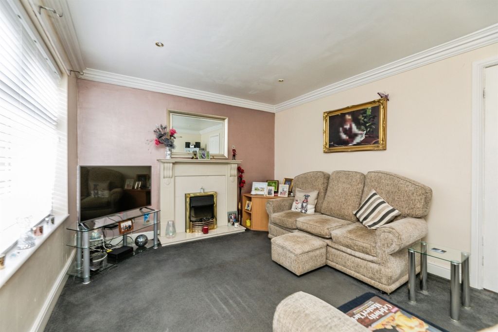 Property photo 3 of 21