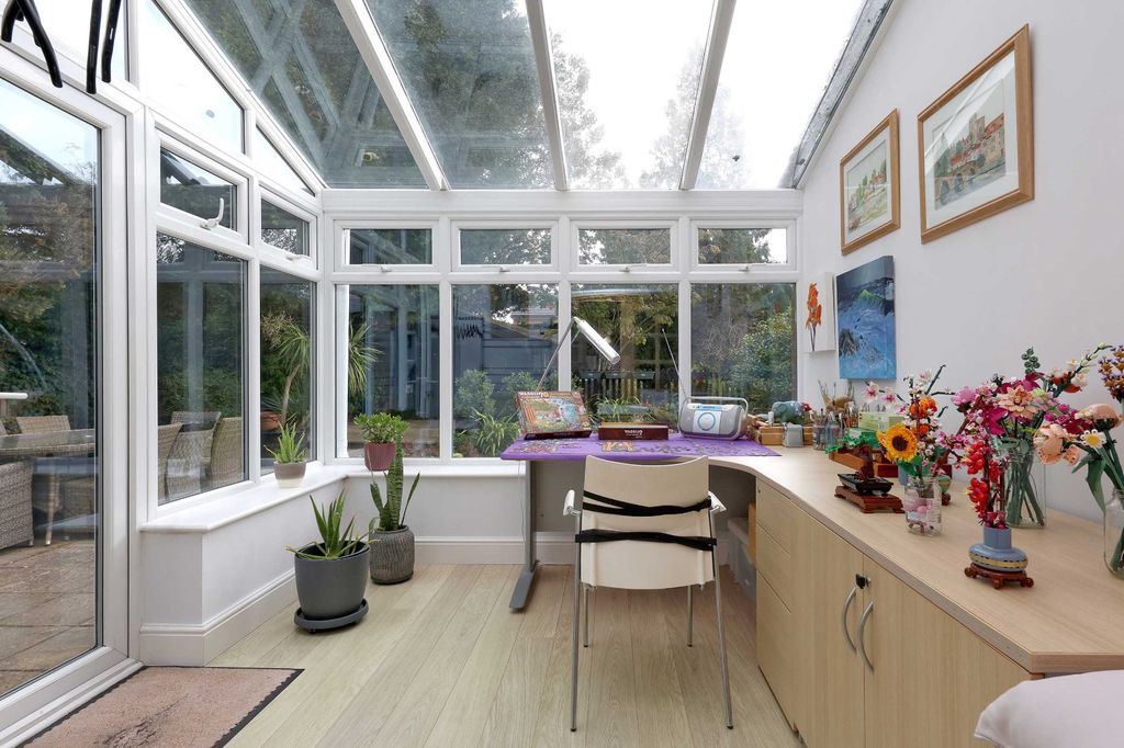 Additional image 19 of 6 bed detached house for saleSeeleys Close, Beaconsfield, Buckinghamshire HP9