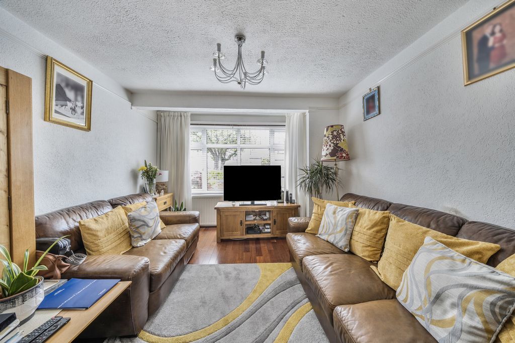 Property photo 3 of 20 1294402-30-6825d6...