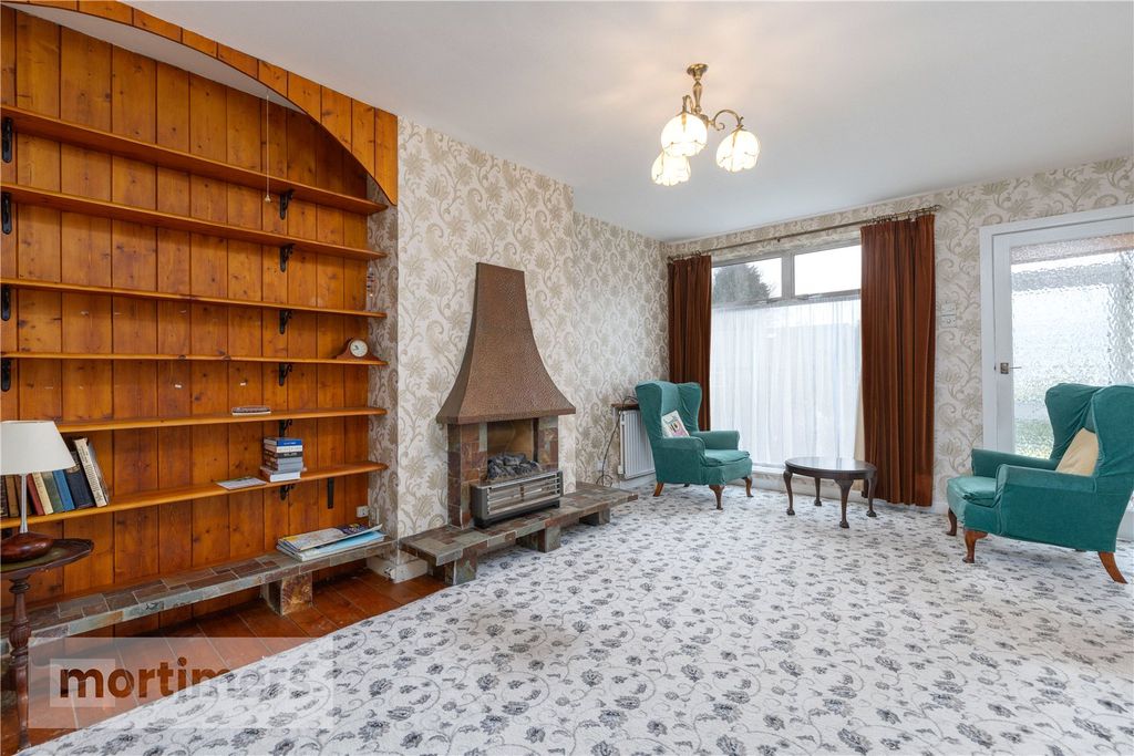 Property photo 2 of 16 Living Room