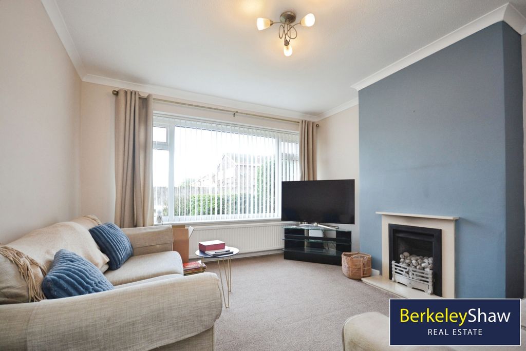 Property photo 2 of 17 Living Room