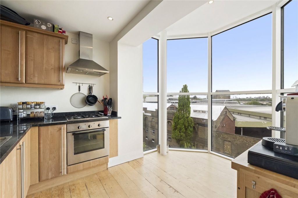 Property photo 2 of 12 Kitchen