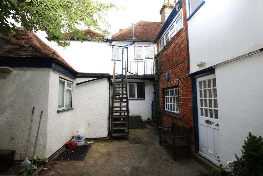 Property photo 1 of 9 30Bhighstreeta