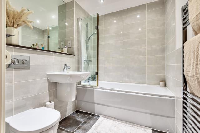 Additional image 6 of 2 bed flat for saleCarruthers Court, Newbury RG14