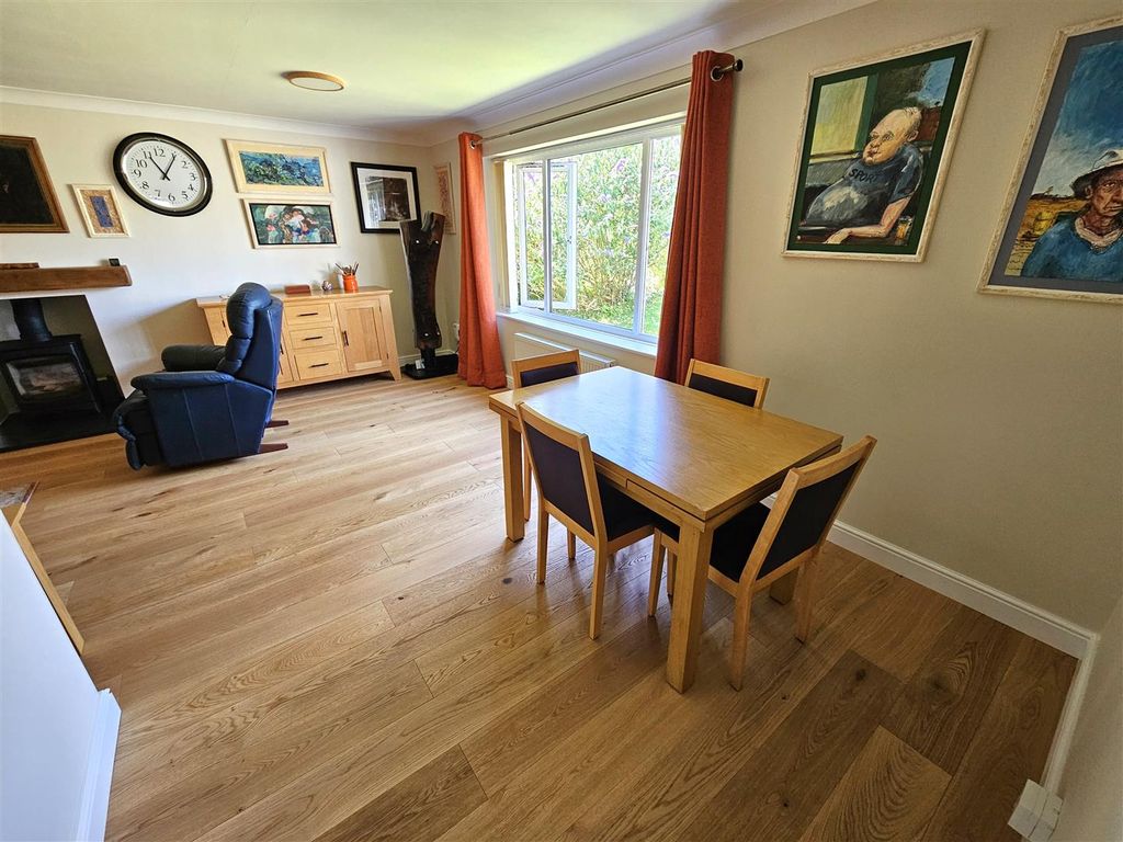 Property photo 3 of 23 Dining Area.Jpg