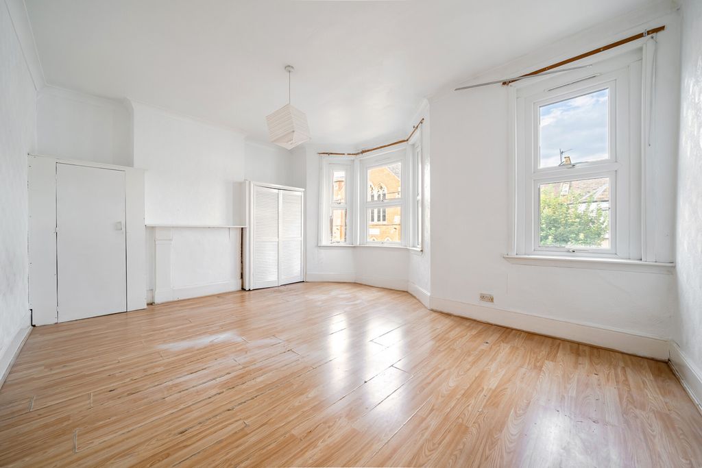 Property photo 3 of 20 1497910-16-6A68Eb...