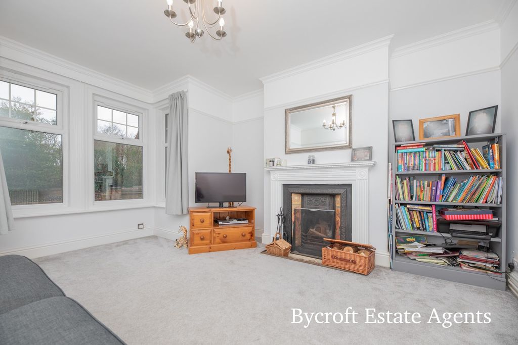 Property photo 3 of 13