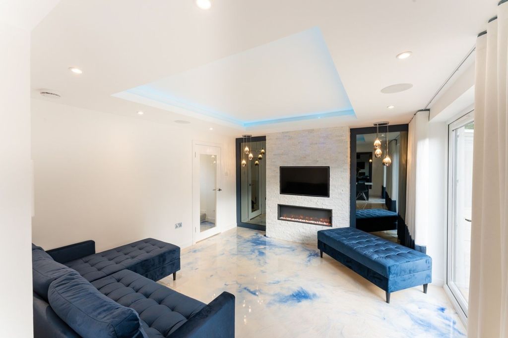 Property photo 3 of 21