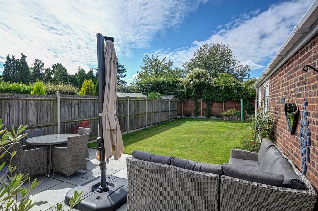 Property photo 3 of 20 Patio To Rear Garden Alternative.Jpg