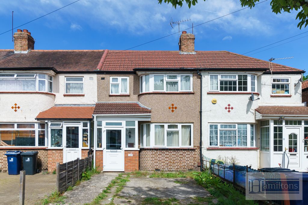Property photo 1 of 9 3 Bed Terraced House For Sale Wood House Avenue, London Ub6