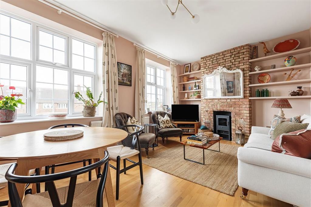 Property photo 3 of 12