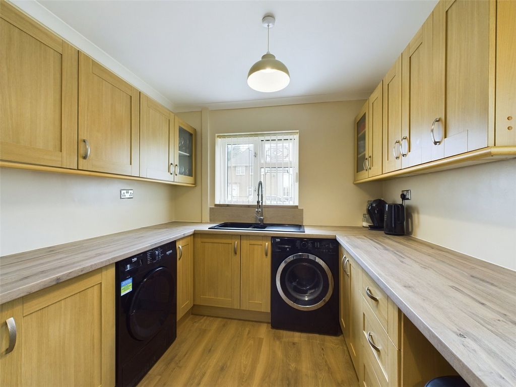 Property photo 3 of 15 Picture No. 11