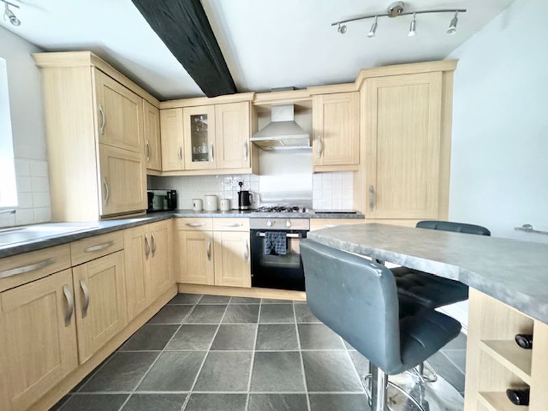 Property photo 2 of 12 Kitchen Breakfast Room