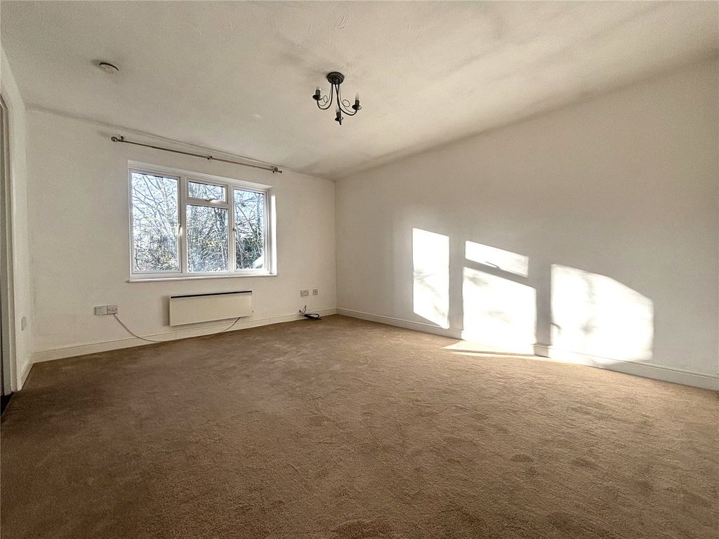 Property photo 2 of 7 Living Room