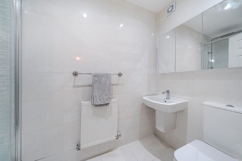 Additional image 13 of 3 bed flat for saleOrchard Avenue, Shirley, Croydon CR0