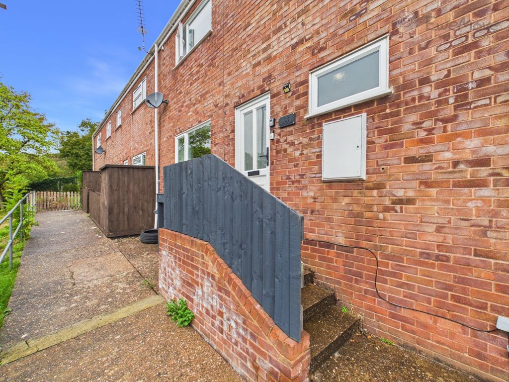 Property photo 2 of 20 Ewemove Tiverton - Arnold Crescent