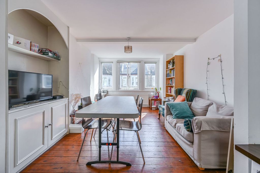 Property photo 3 of 12