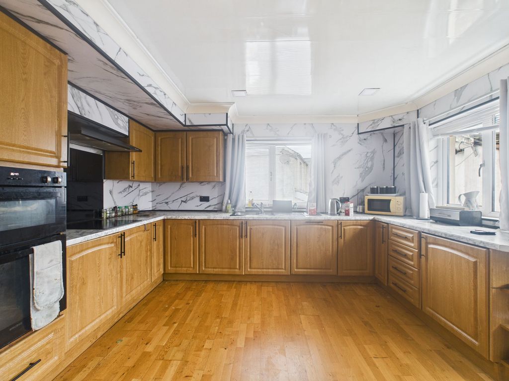 Property photo 3 of 29