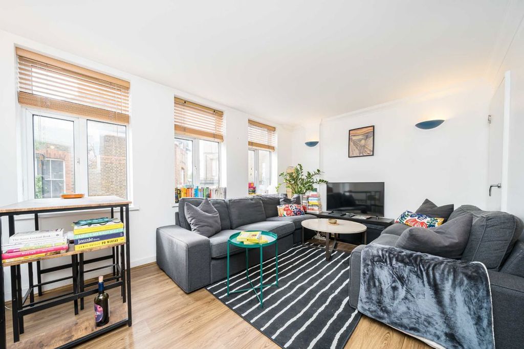 Property photo 1 of 6