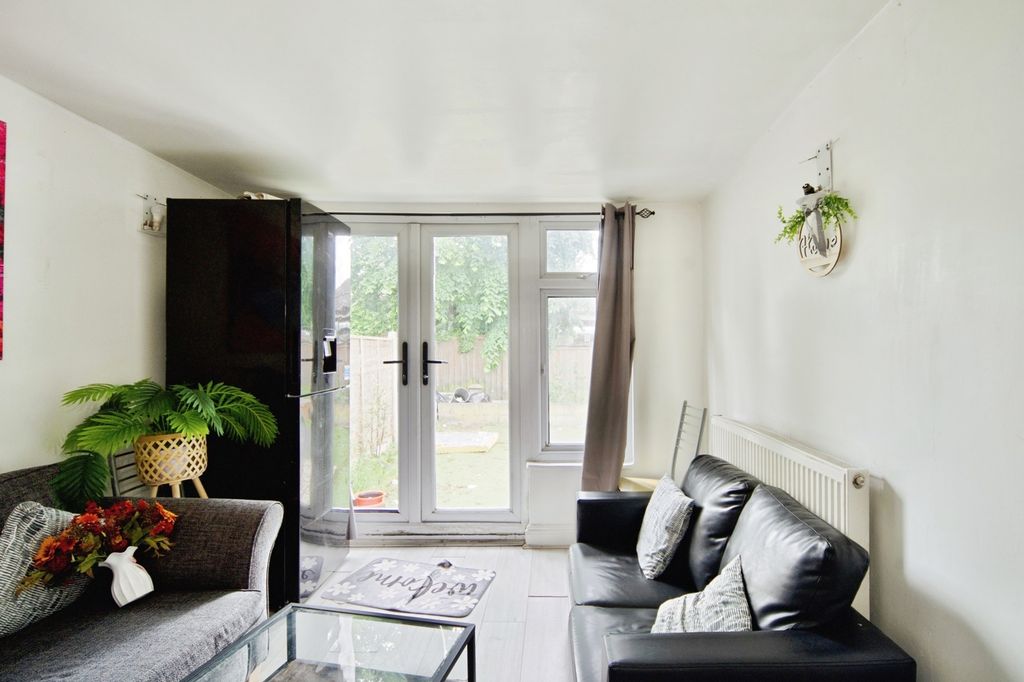 Property photo 3 of 16 Pbox-Img.Jpg