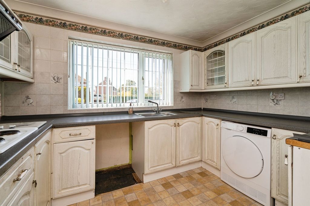 Property photo 2 of 20