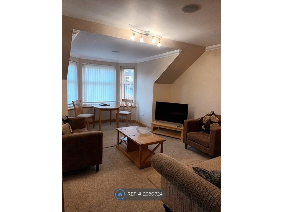 Property photo 3 of 10 Lounge