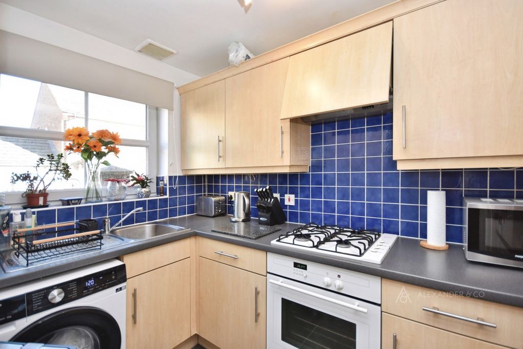 Property photo 2 of 14 Pbox-Img.Jpg