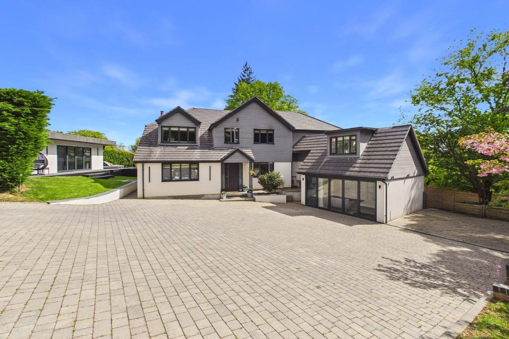Property photo 1 of 35 Front Aspect