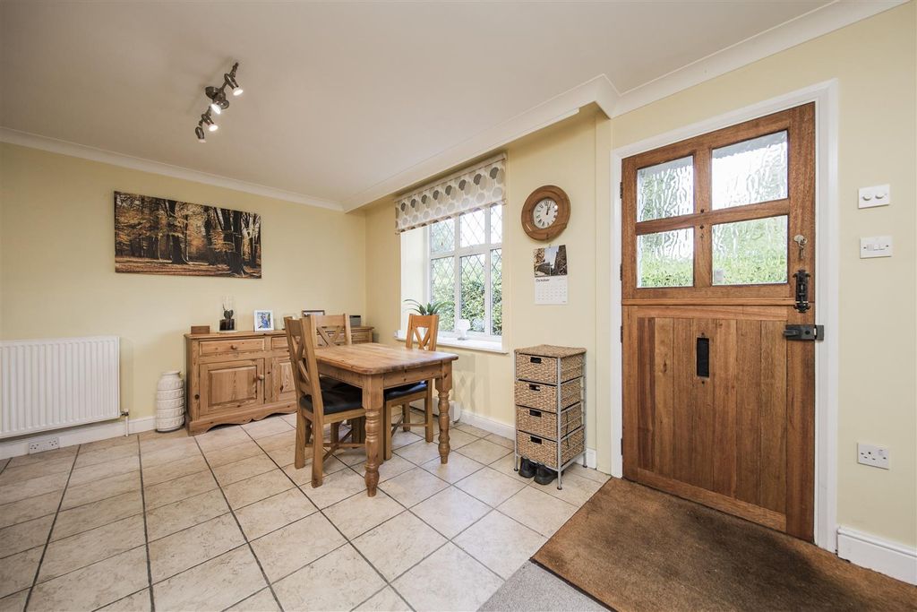 Property photo 3 of 13 Dining .Jpg
