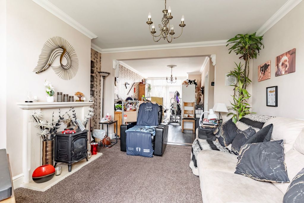 Property photo 3 of 13