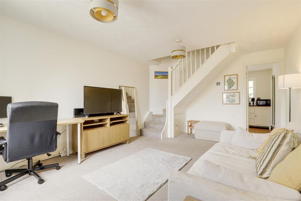 Property photo 3 of 18 06.Jpg