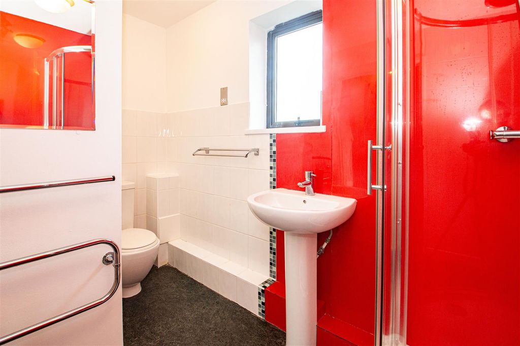 Property photo 3 of 15 9Iro.Jpg